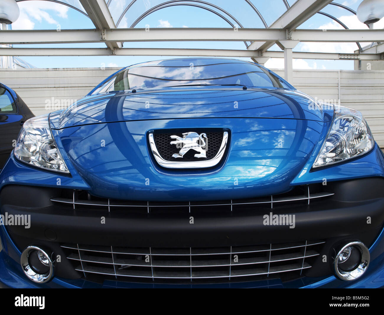Peugeot, Logo, Auto Stockfotografie - Alamy
