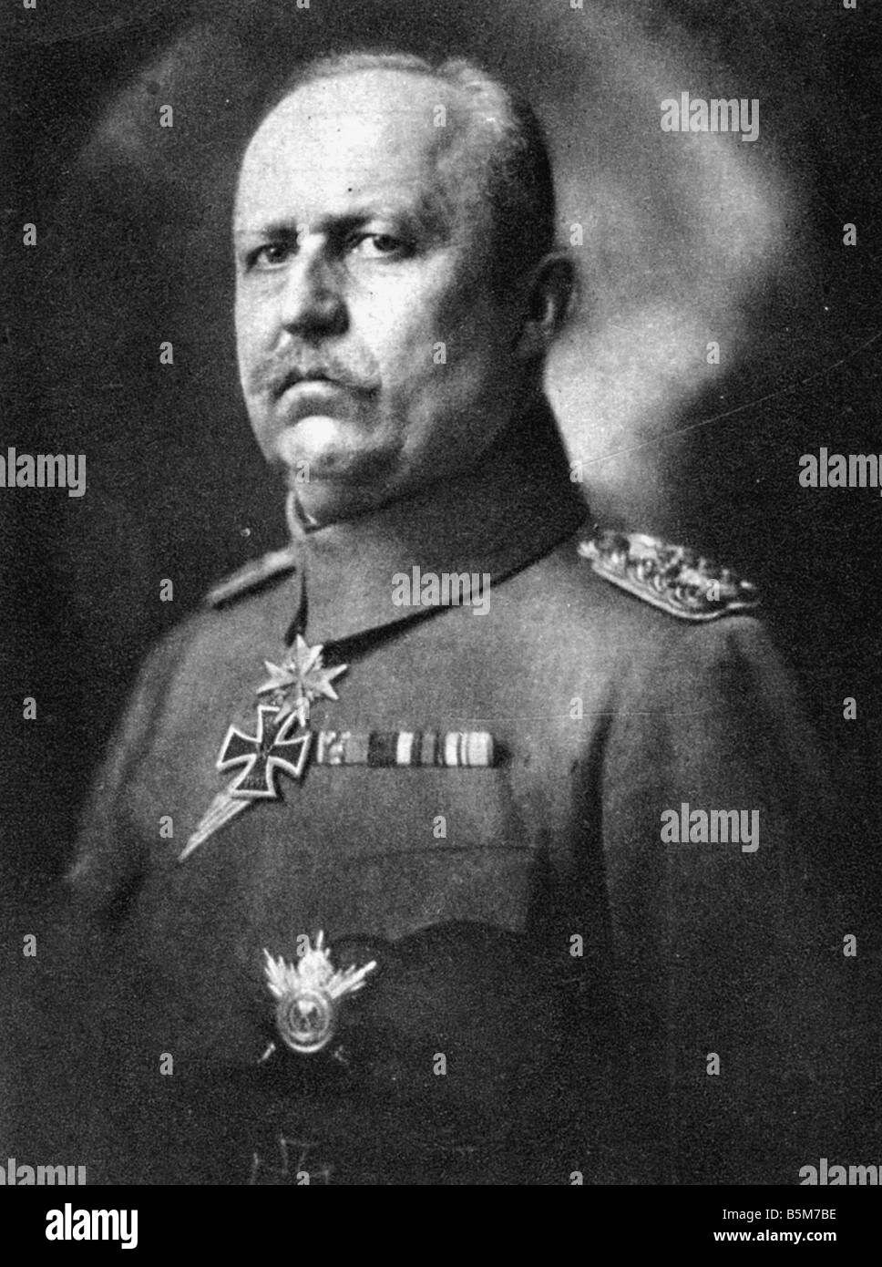 1 L67 B1916 1 Erich Ludendorff Photo Postkarte Ludendorff Erich preußische allgemeine von 1916 Generalquartiermeister zweite Armee ein Stockfoto