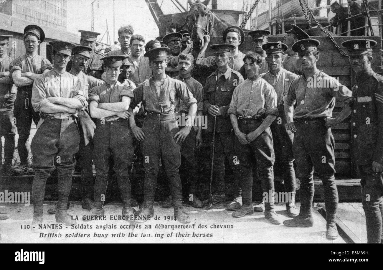 2 G55 F1 1914 2 britische Truppen in Nantes WWI 1914 Geschichte Weltkrieg Frankreich La Guerre Europeenne de 1914 Nantes Soldats Angla Stockfoto