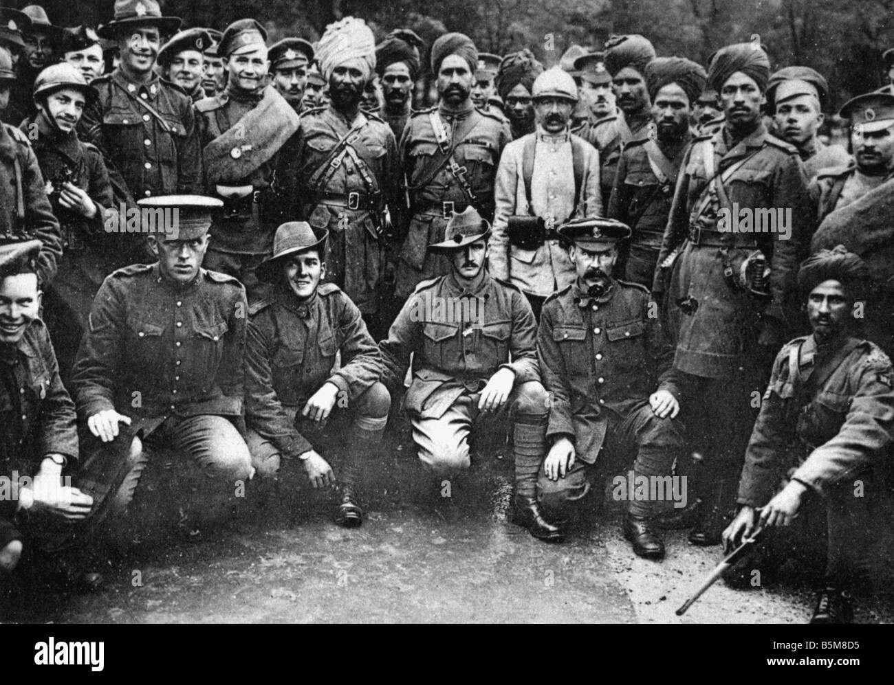 2 G55 F1 1916 24 E Entente Soldaten Paris 14. Juli 1916 Geschichte Weltkrieg Frankreich 14. Juli Paris 1916 unseren Verbündeten Grou Stockfoto