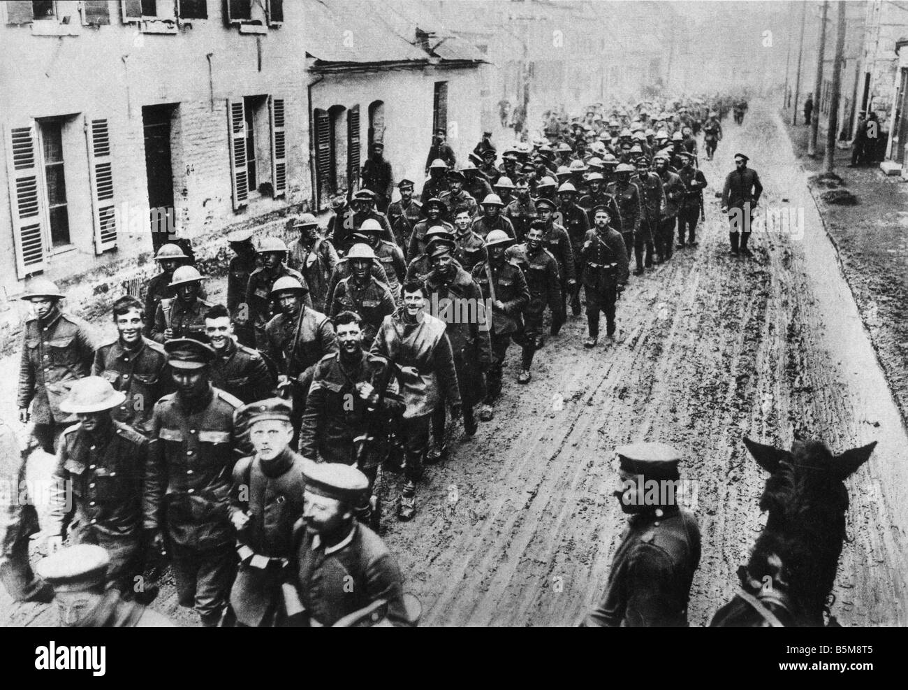 2 G55 K1 1916 47 WWI englischen Gefangenen des Krieges Geschichte Erster Weltkrieg Kriegsgefangene Ankunft der ersten britischen mass Transport Stockfoto