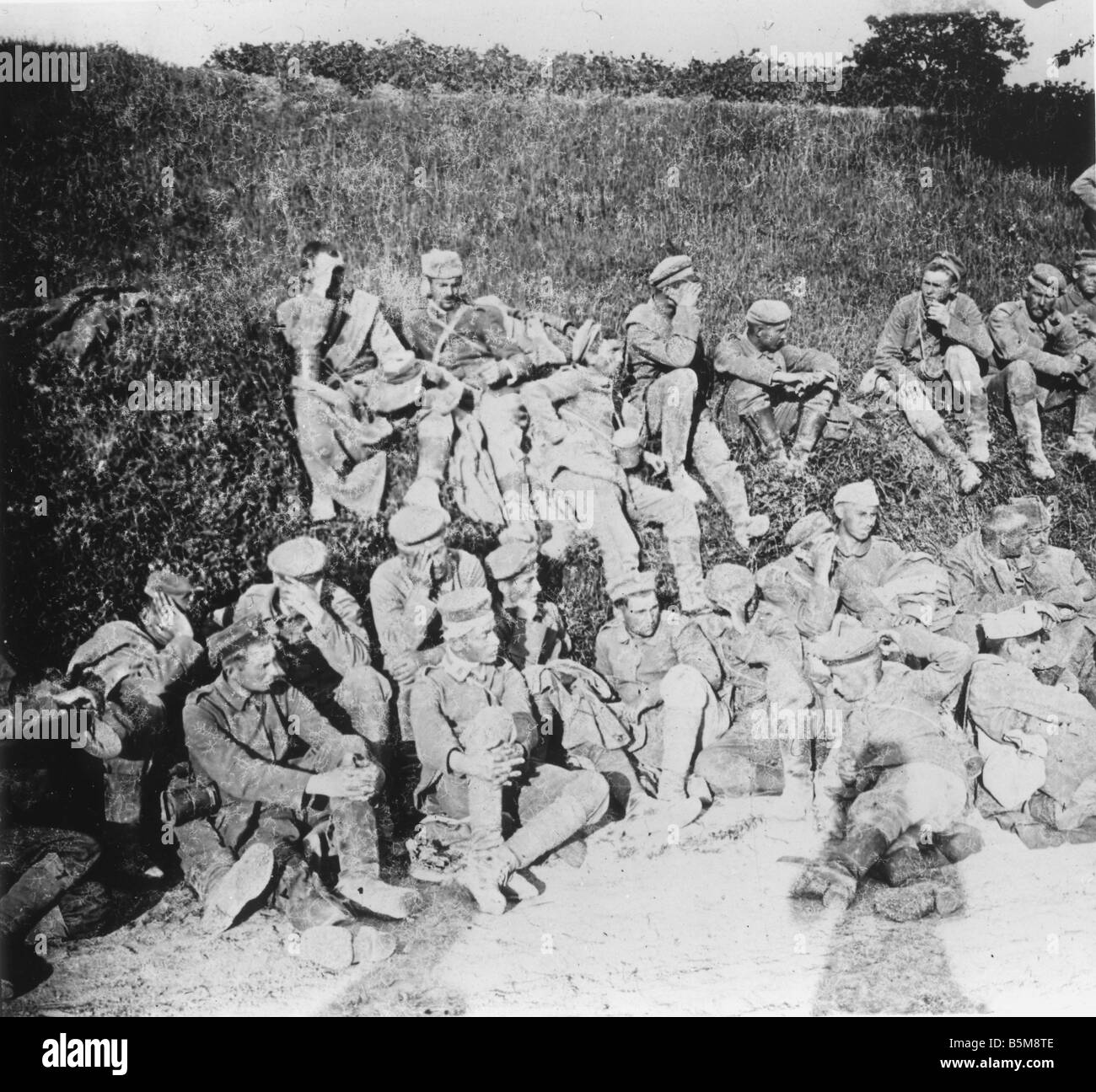 2 G55 K1 1917 4 deutsche POW Aisne Westfront Geschichte WWI Kriegsgefangene deutsche Kriegsgefangene vor Transport West Stockfoto