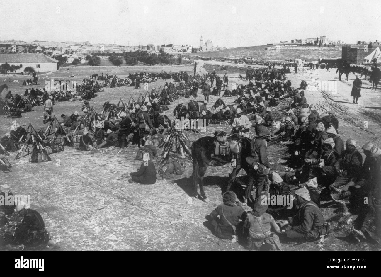 2 G55 N1 1915 2 türkische Truppen Jerusalem WWI 1915 Geschichte Weltkrieg Nahen Osten Deutschland und der Türkei gemeinsam gegen Engl kämpfen Stockfoto