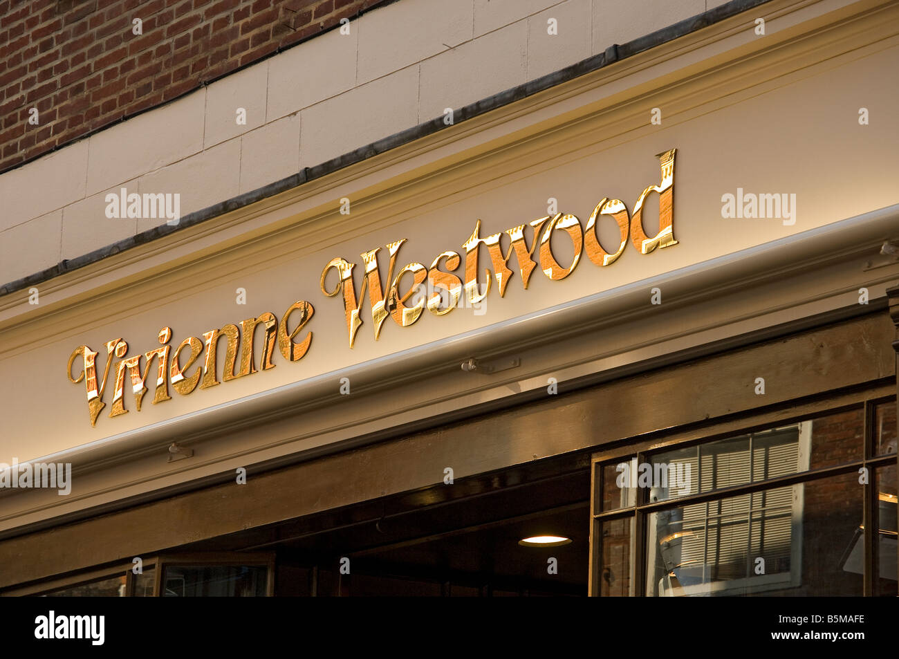 Vivienne Westwood Designer Shop anmelden England UK Vereinigtes Königreich GB Großbritannien (Beachten Sie, dass dieser Laden geschlossen hat) Stockfoto