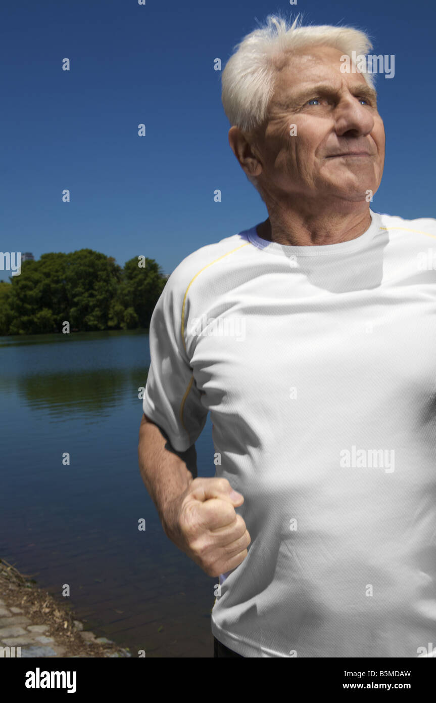 Ein älterer Mann, Joggen Stockfoto