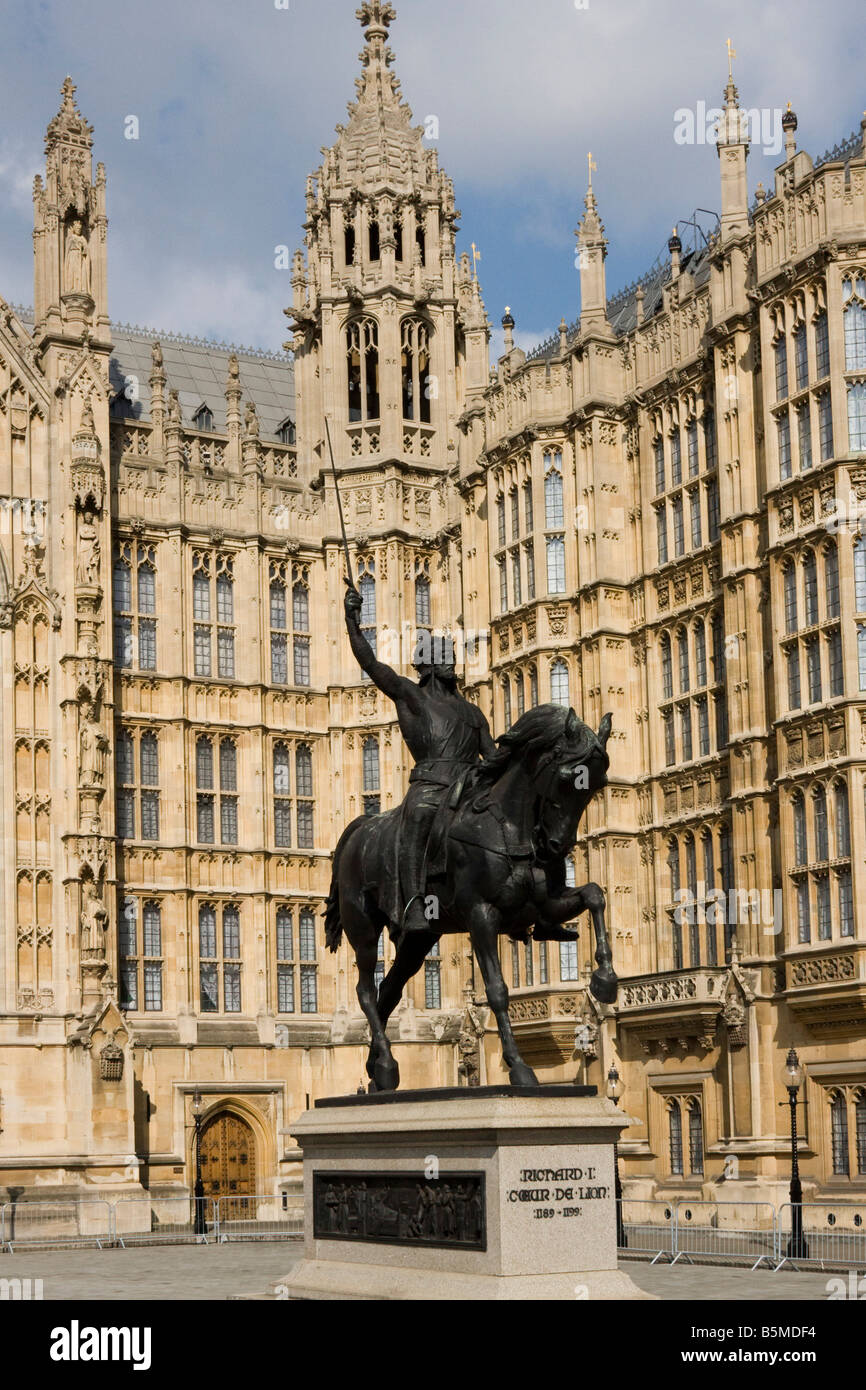 Richard Löwenherz-Statue in Old Palace Yard mit Houses of Parlament London England GB UK Europe Stockfoto
