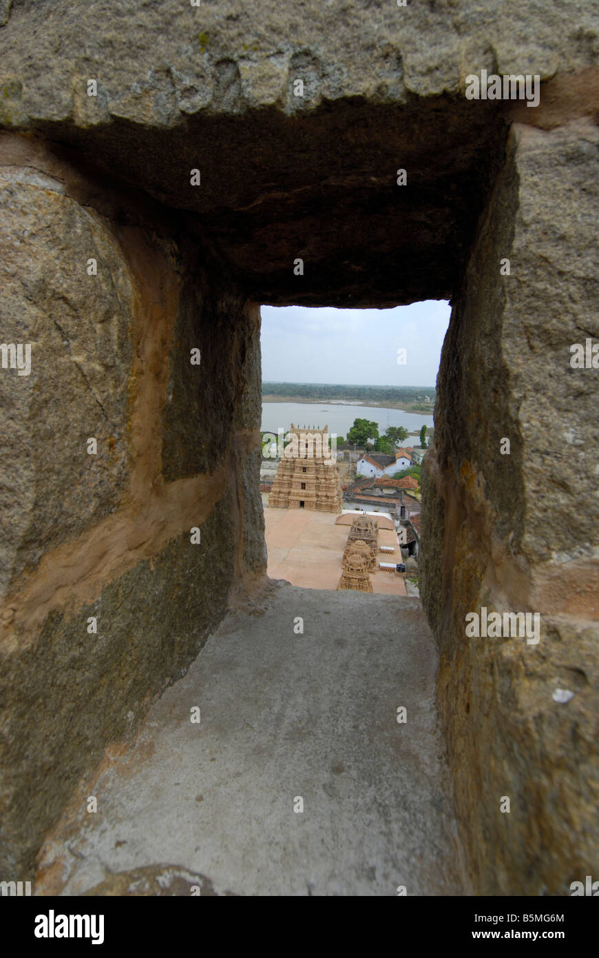 TEMPEL VON THIRUMAYAM FORT IN DER NÄHE VON THANJAVUR TAMILNADU GESEHEN Stockfoto