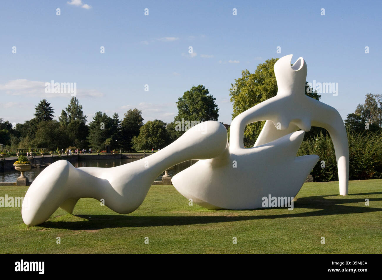 Henry Moore-Statue, Kew Gardens, London, England GB Vereinigtes Königreich Stockfoto