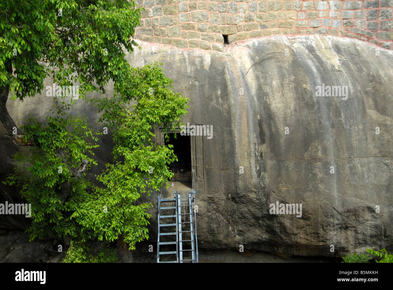 ROCK-TEMPEL DES SIVA IN THIRUMAYAM FESTUNG IN DER NÄHE VON THANJAVUR TAMILNADU Stockfoto