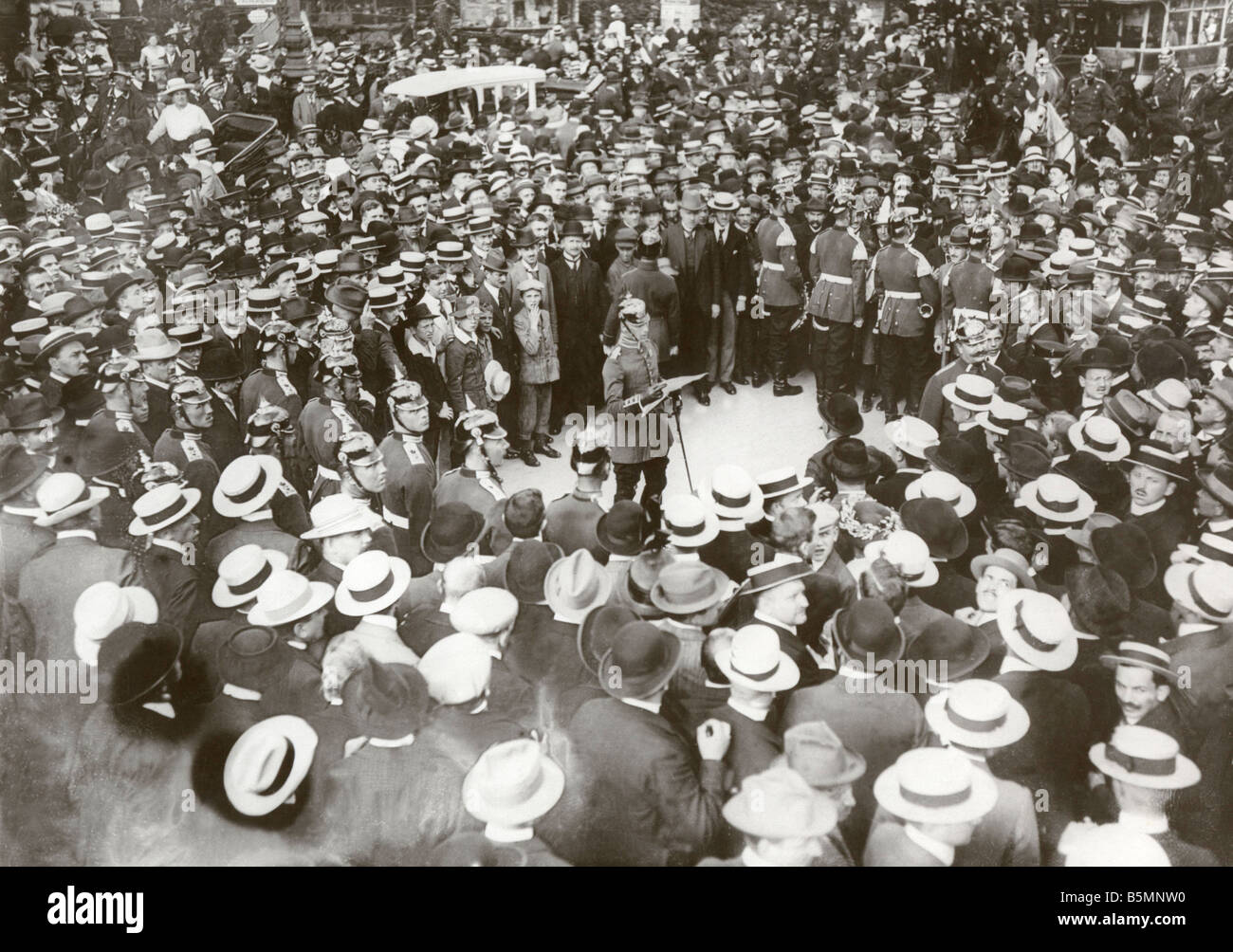 8 1914 7 31 A1 E Krieg Ankündigung Berlin 1914 Weltkrieg 1914-18 Berlin Mobilisierung der Truppen am 31. Juli 1914 in Berlin mehr Stockfoto