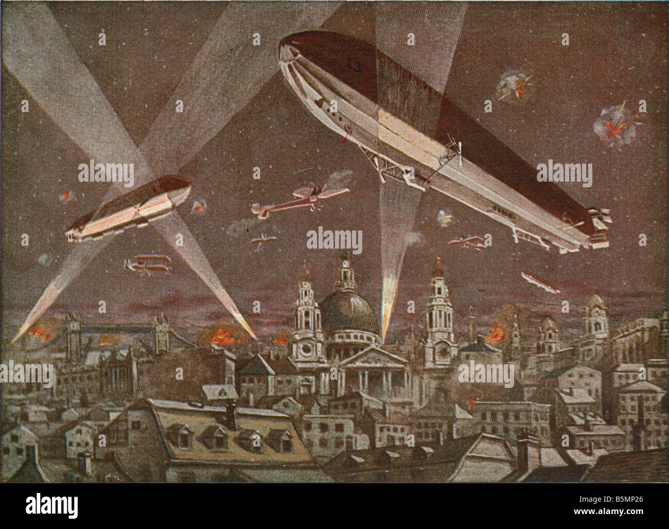 9 1914 0 0 A8 Zeppeline über London Bild Postkarte Erster Weltkrieg 1914-18 Luft kämpfen Zeppeline deutschen London Zeppeline oben L Stockfoto