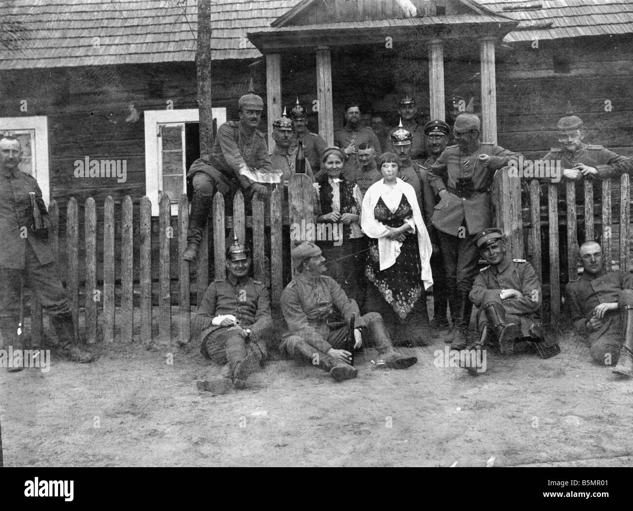9 1916 4 27 A1 Ostfront Foto Offiziere durcheinander Weltkrieg östlichen vorderen Bataillon Ausbildung des 7. Korps Reservegruppe Phot Stockfoto