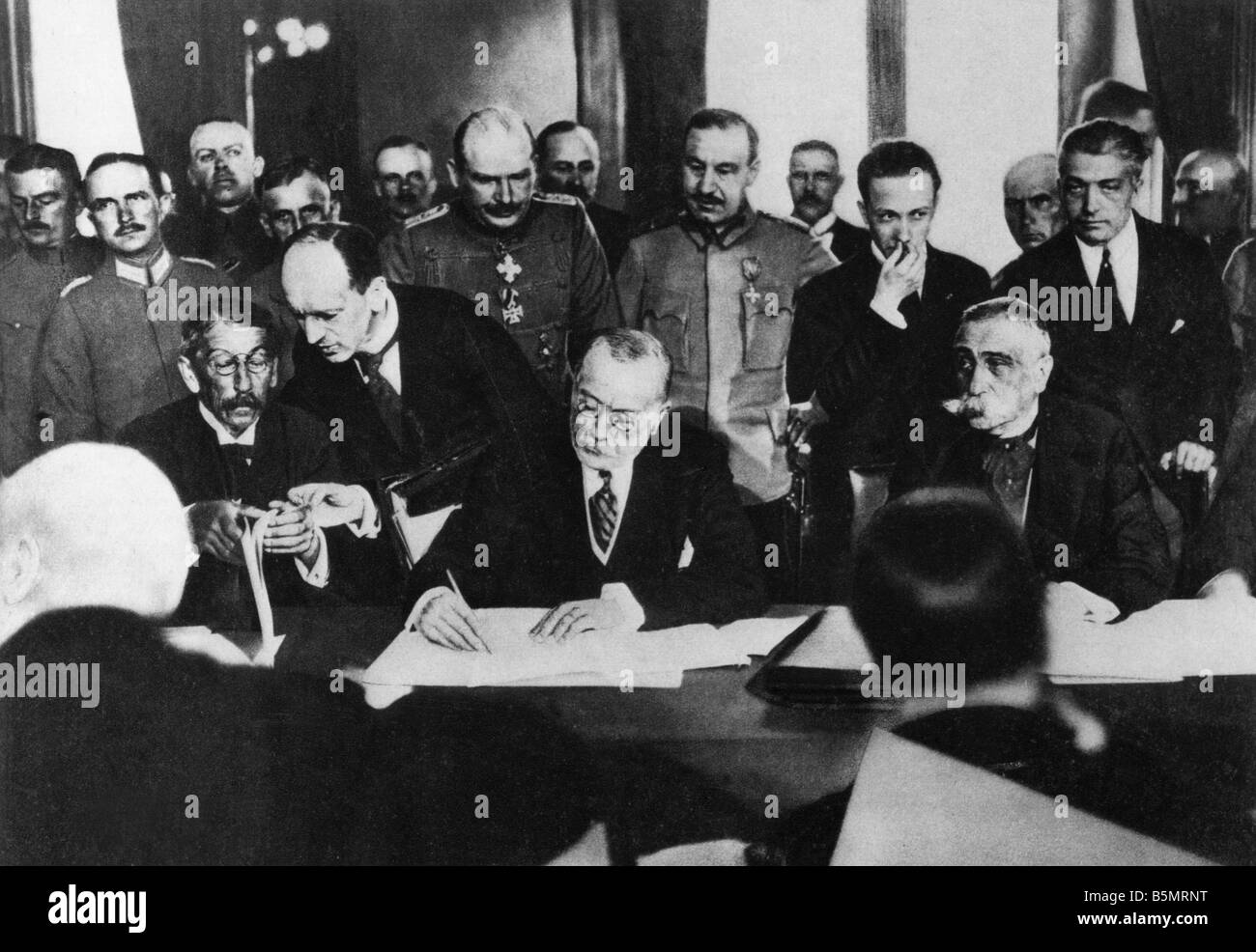 9 1918 5 7 A2 2 Frieden von Bukarest 1918 Unterzeichnung des 1. Weltkrieges Rumänien Abschluss des Friedens zwischen den Mittelmächten und Rumänisch Stockfoto