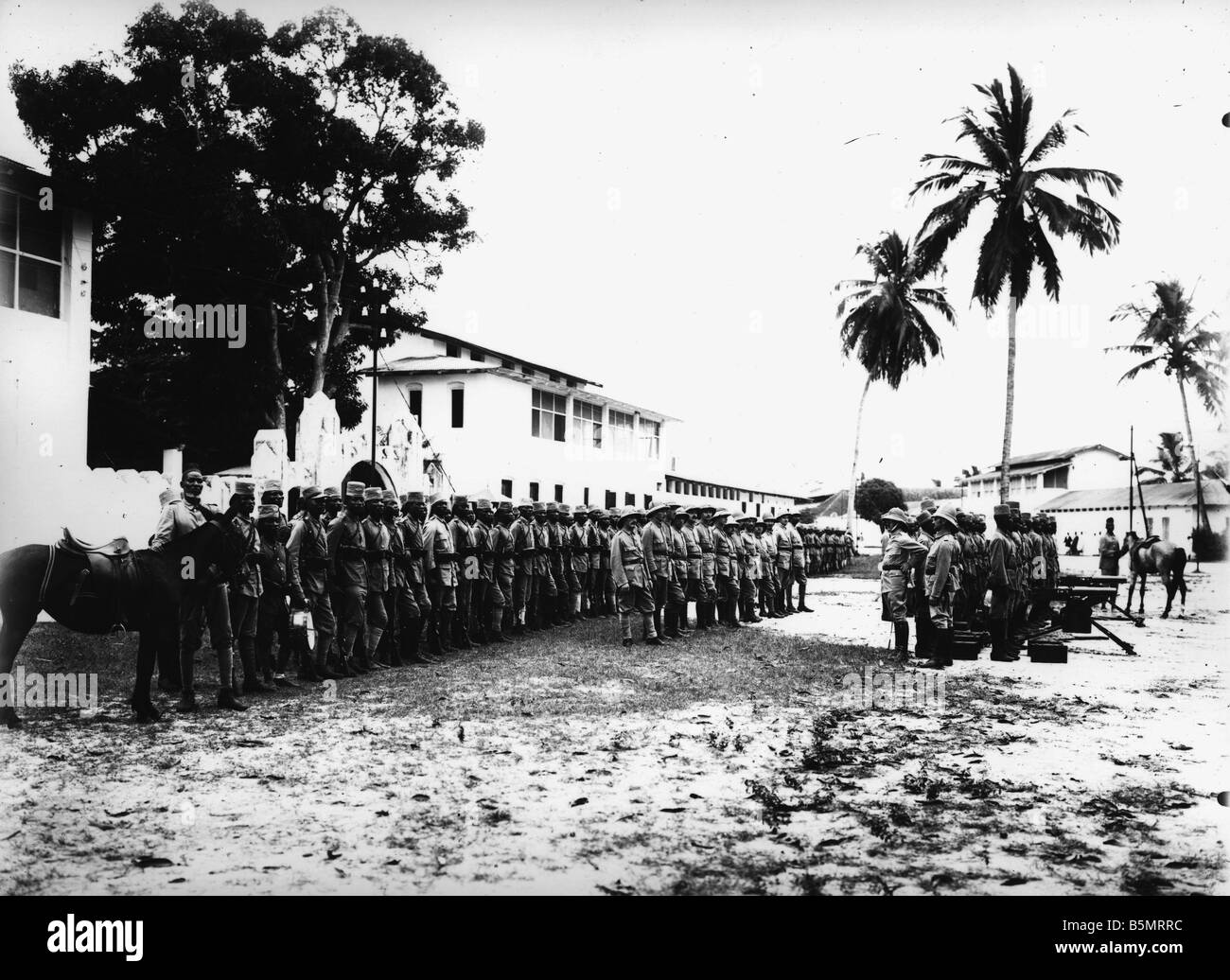 Askaris bereit zur Abfahrt 1914 Weltkrieg Krieg in den Kolonien Deutsch-Ostafrika heute Tansania Askaris Foto Stockfoto