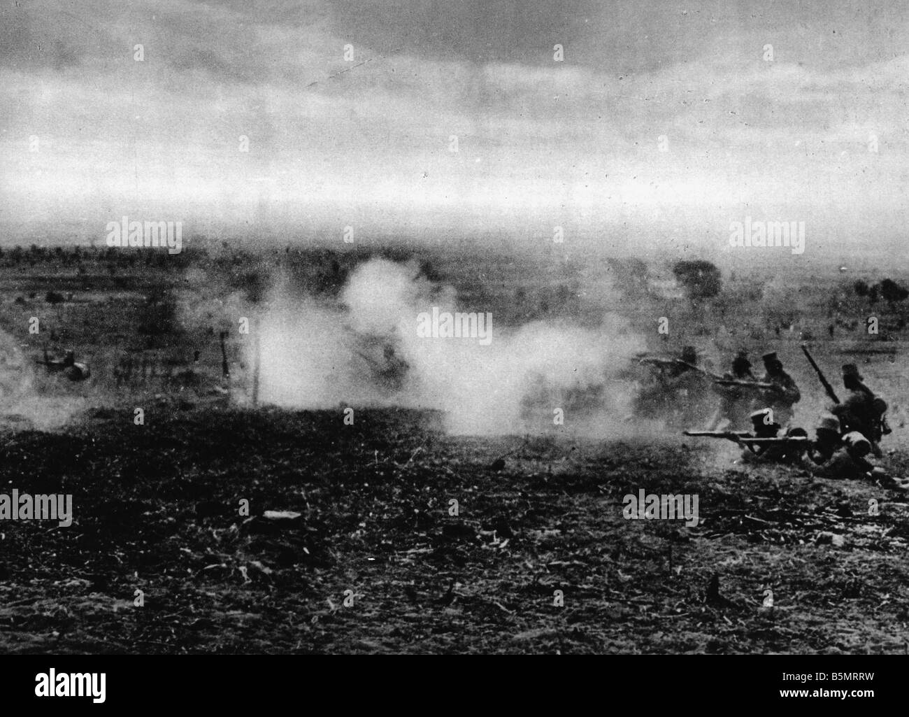 Askaris feuern im 1. Weltkrieg Foto 1. Weltkrieg Krieg in den Kolonien Deutsch-Ostafrika heute Tansania Askaris Foto schießen Stockfoto