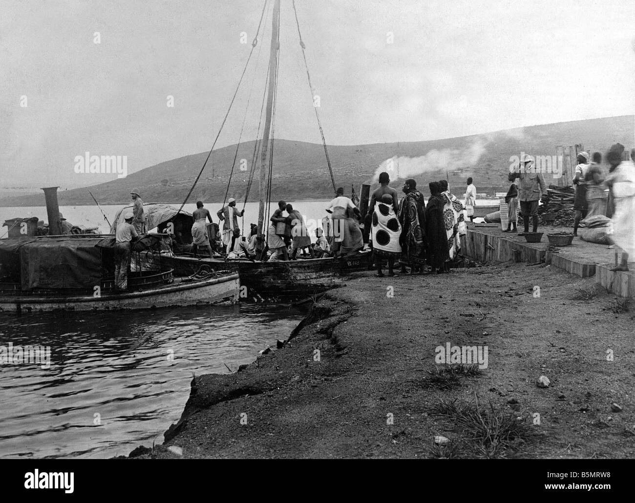 9AF 1914 0 0 A6 2 Dhow mit Lebensmitteln Lake Tanganyika 1. Weltkrieg Krieg in den Kolonien Deutsch-Ostafrika heute Tansania Weggang von einer Stockfoto