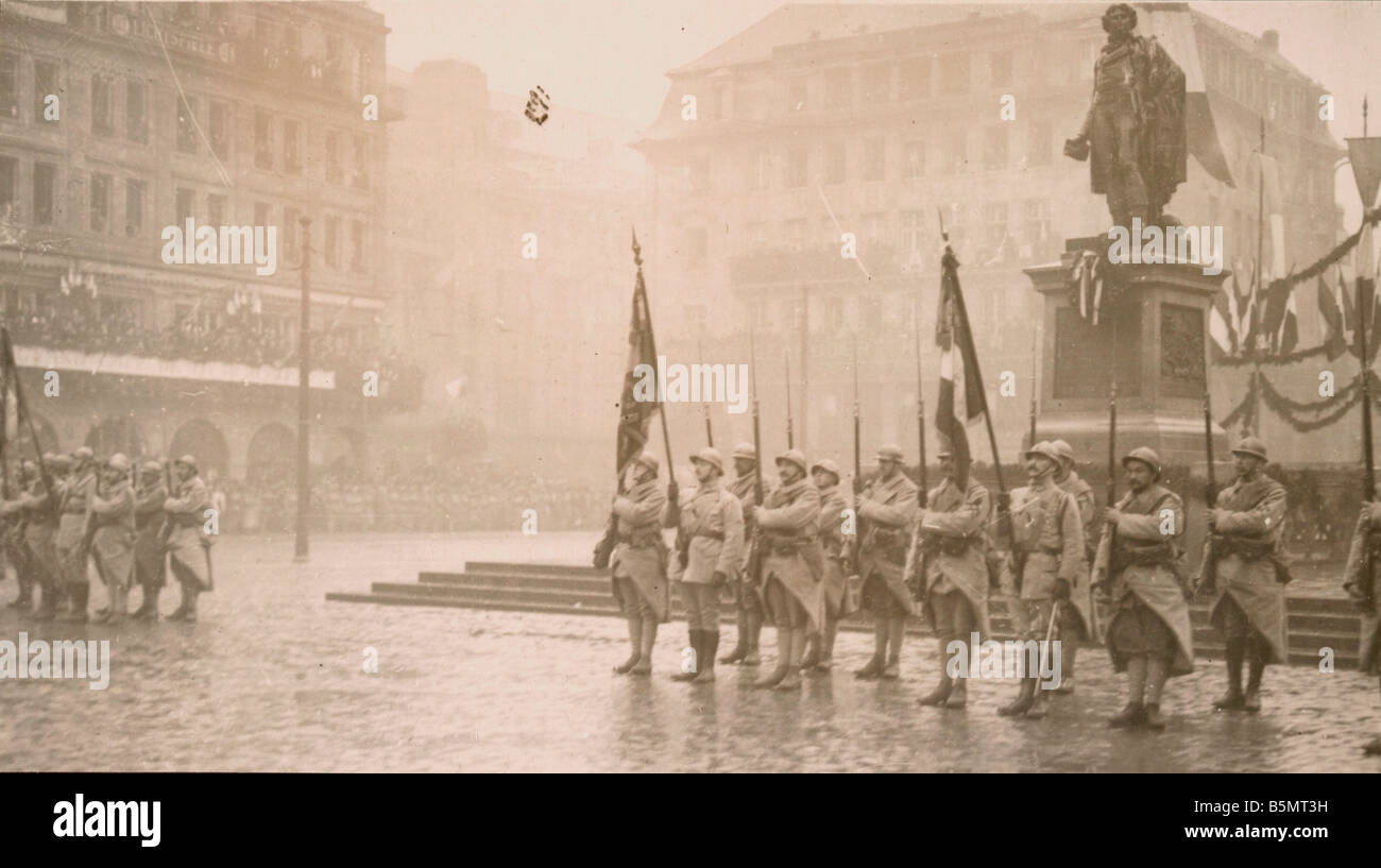 9FK 1918-11-22 A1 4 E französische Truppen in Straßburg 1918 Foto ersten Weltkrieg 1914-18 Ende der Straßburger Krieg durch Franzosen besetzt Stockfoto