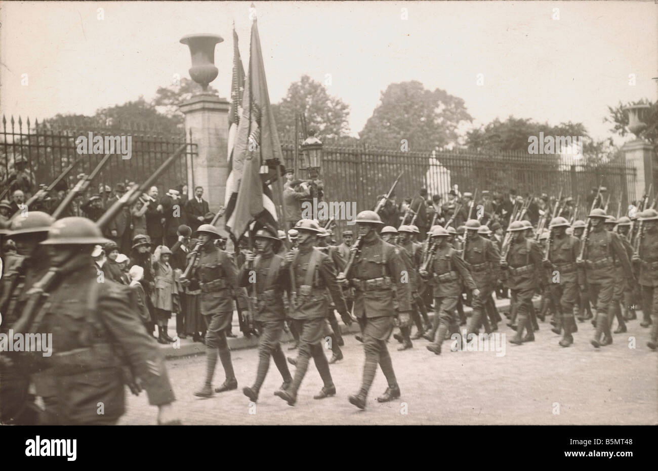 9FK 1919 7 14 A1 15 E US Truppen Paris 1919 Paris 14. Juli 1919 verbündet Siegesfeiern nach dem Ende des WWI Parade von Truppen Stockfoto