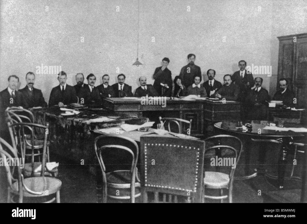 9RD 1917-11-8 A1 Rat von Menschen s Kommissare 1917 Oktoberrevolution 7 8 Nov 25 26 Okt alte Stil 1917 Gründung der Antwerpen Stockfoto