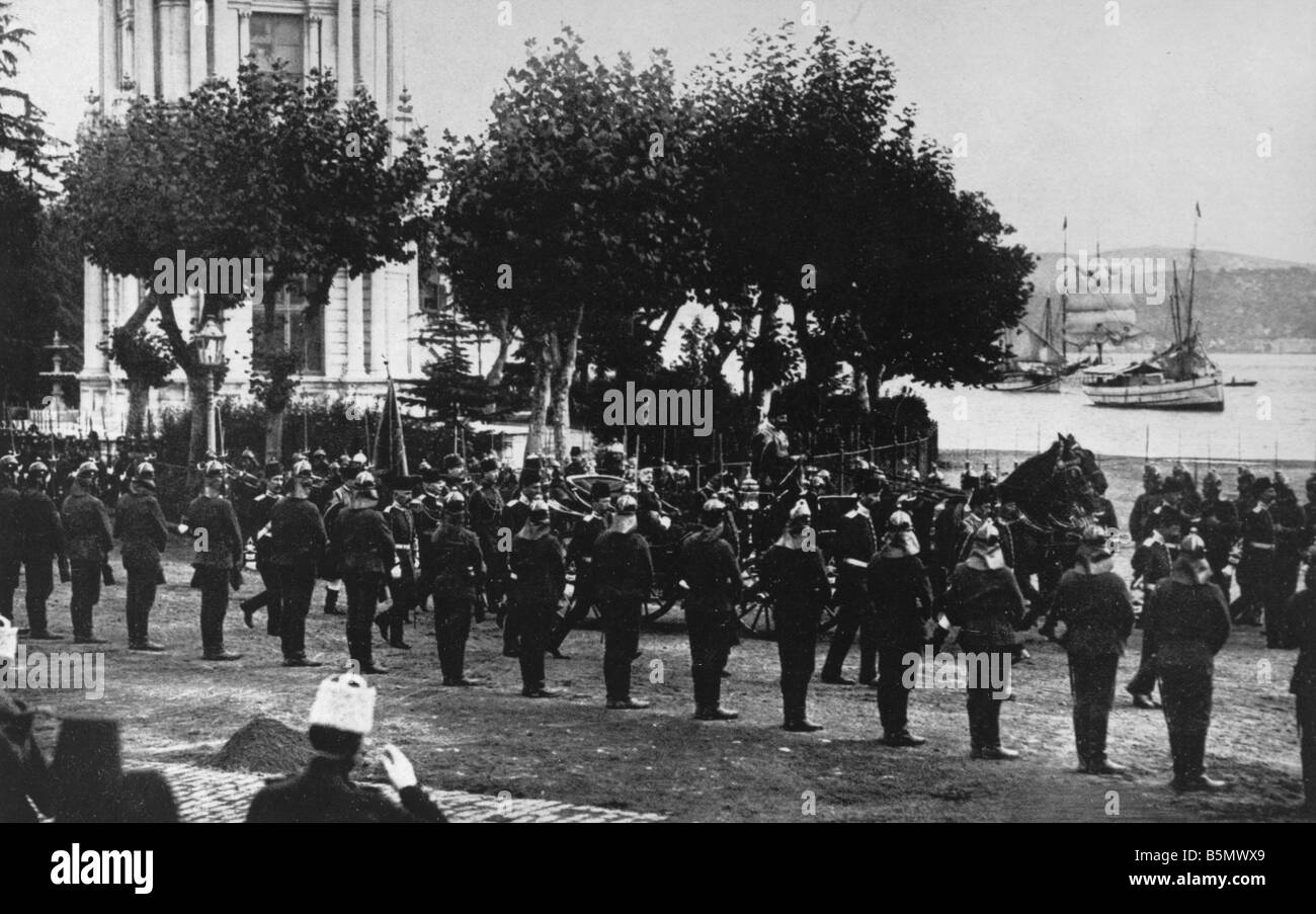 9TK 1914 8 0 A1 Parade der türkischen im ersten Weltkrieg Weltkrieg Ausbruch des Krieges Mobilisierung vom 2. August 1914 in Türkei Truppen Stockfoto