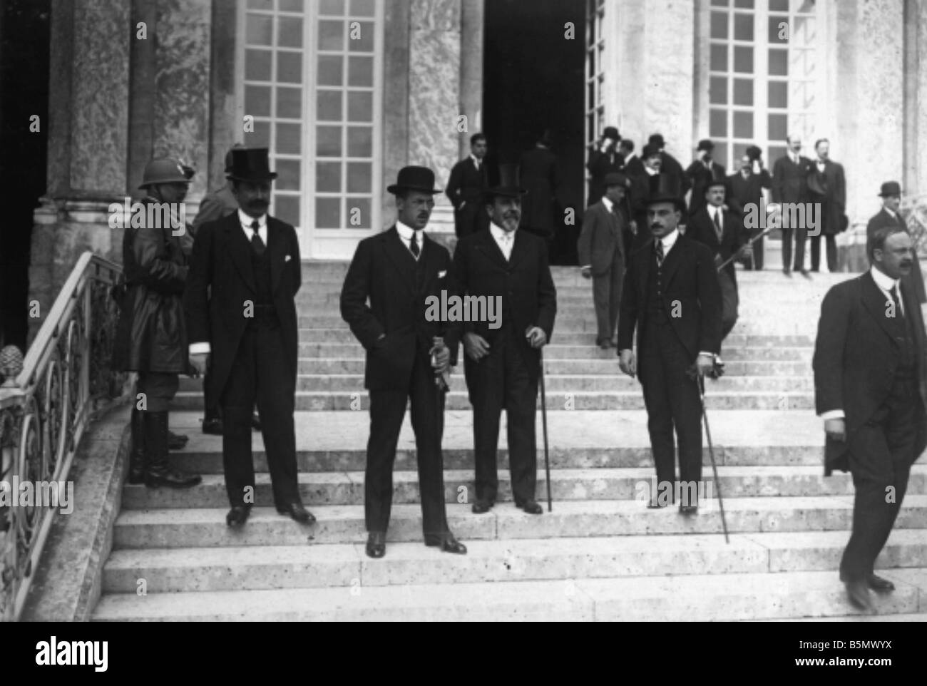 9UN 1920 6 4 A1 2 E Frieden Vertrag von Trianon 1920 Foto Frieden Vertrag von Trianon 4. Juni 1920 Vertrag zwischen Ungarn und der Alli Stockfoto