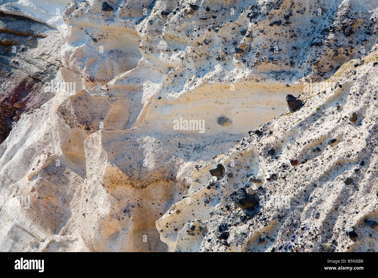Weißen Bimsstein Klippen der Insel Santorini, Griechenland Stockfoto