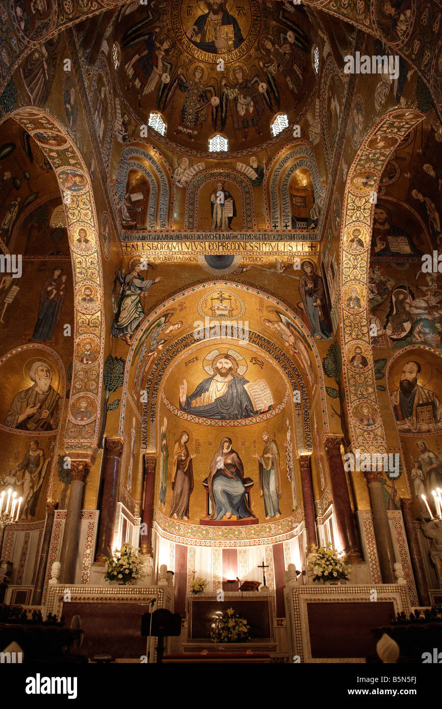 Capella Palatina zeigt zentrale Apsis und Kuppel, Palermo, Sizilien Stockfoto