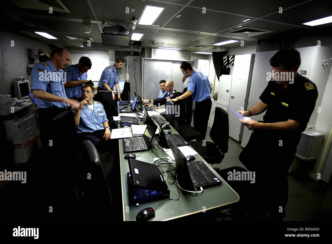 Kommandozentrale der UNIFIL auf der Fregatte Mecklenburg-Vorpommern, Wilhelmshaven, Deutschland Stockfoto