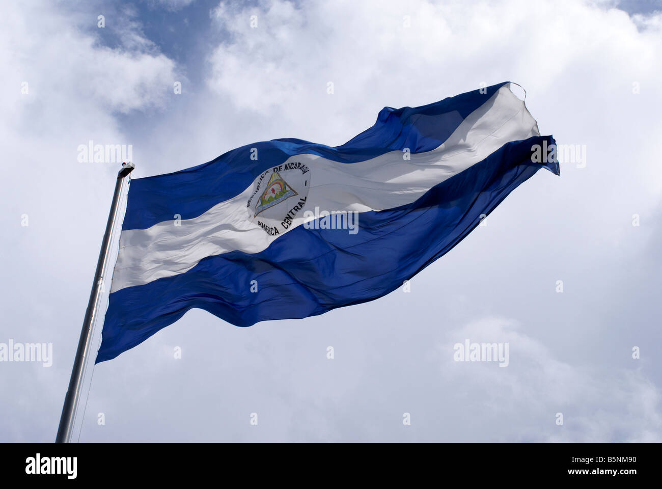 Nicaraguanischer Flagge in der Innenstadt von Managua, Nicaragua Stockfoto