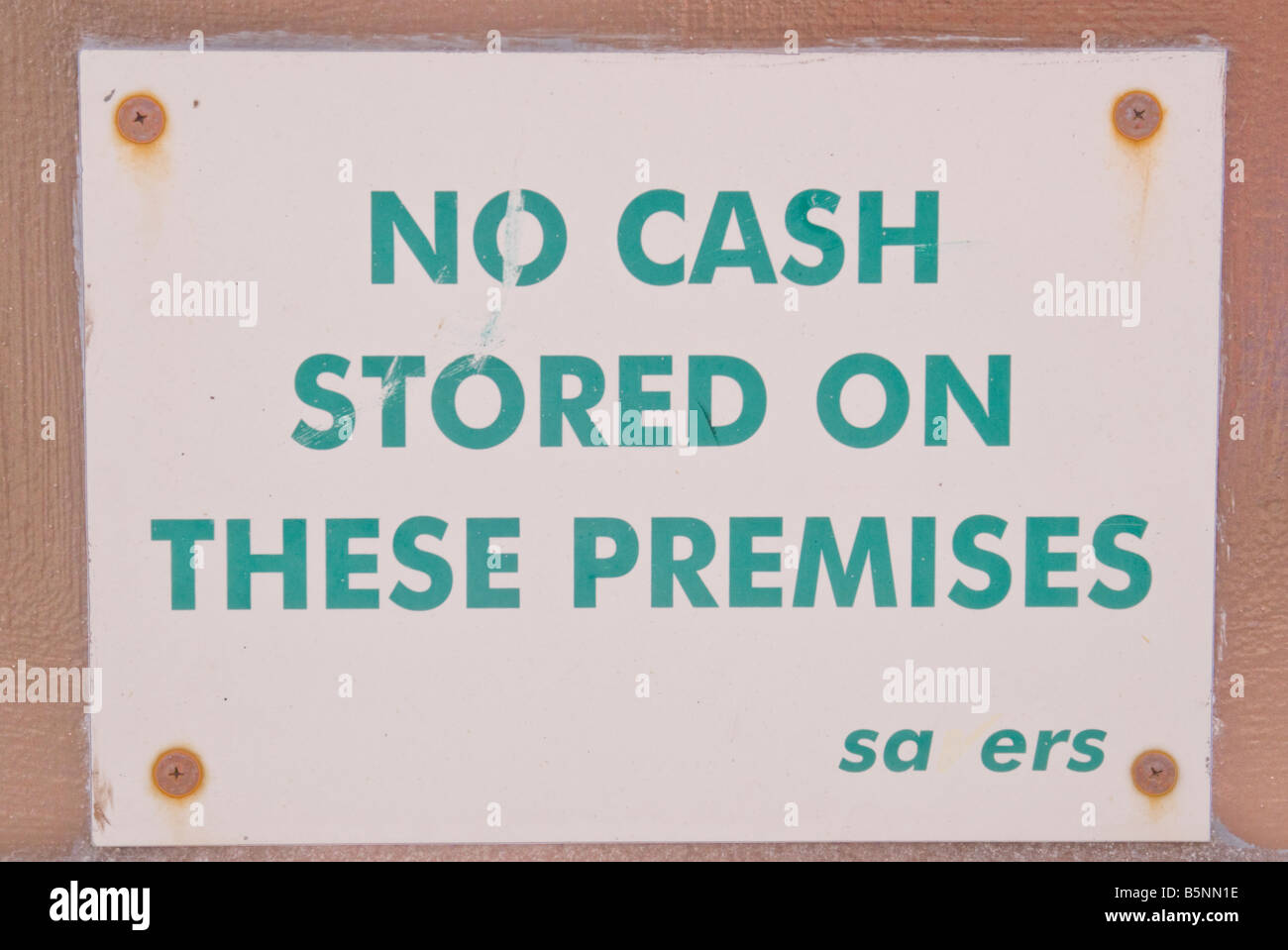 Melden Sie Shop Wand sagen kein Bargeld an diesem Ort gespeichert an Stockfoto