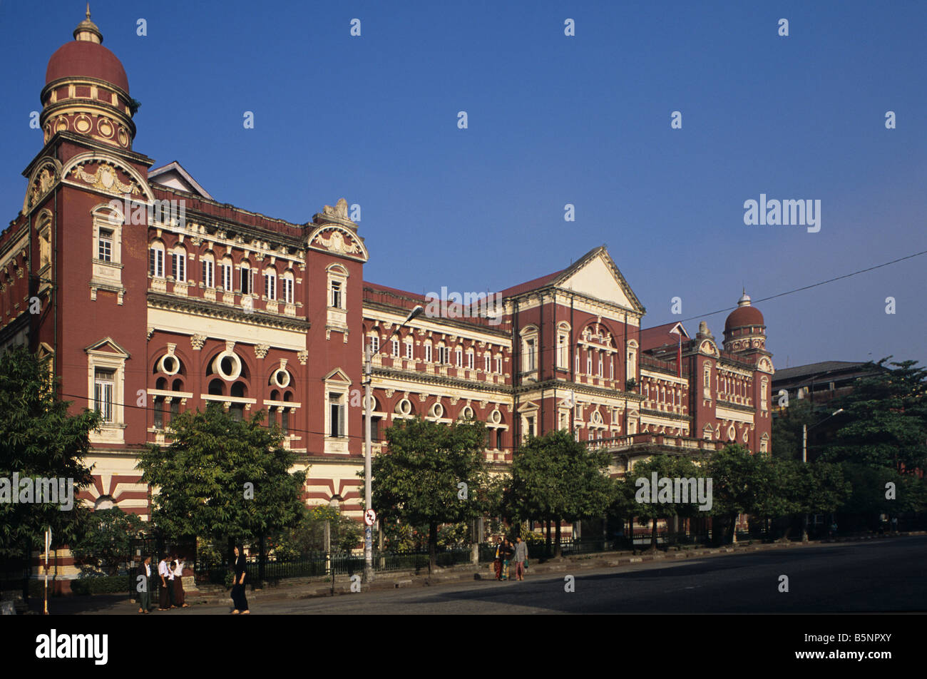 Der Kolonialstil Supreme und High Court Building in zentralen Rangun, Yangon, Birma oder Myanmar Stockfoto