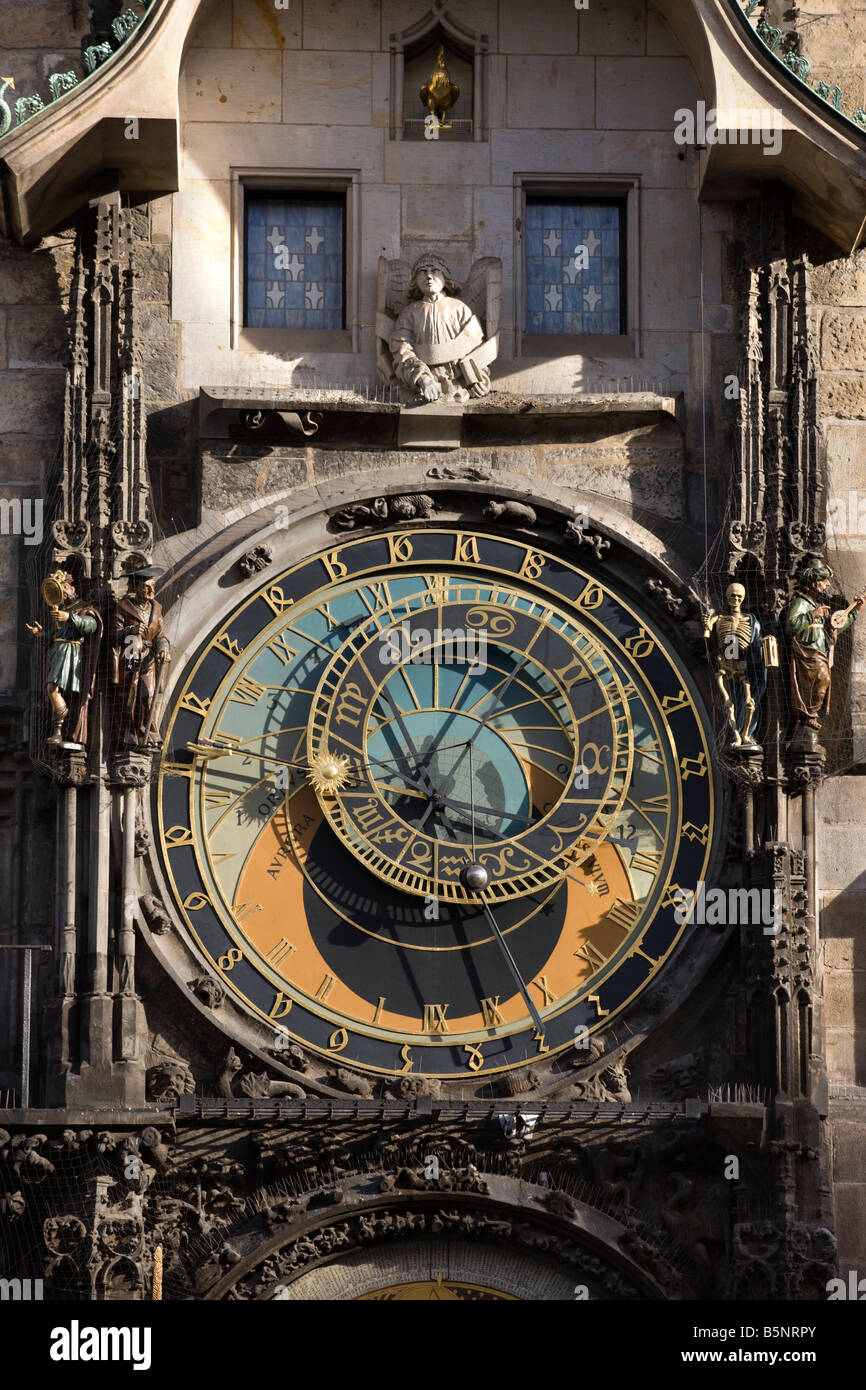 ASTRONOMISCHE UHR ALTES RATHAUS STAROMESTSKE NAMESTI PRAG TSCHECHISCHE REPUBLIK Stockfoto