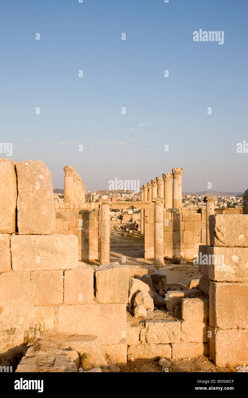 STONE SPALTEN KIRCHE SAINT THEODORE RUINEN JERASH JORDAN Stockfoto