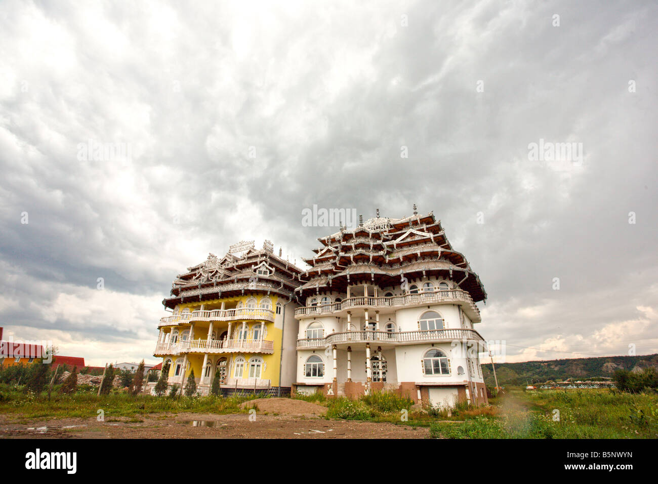 reiche Zigeuner-Haus in der Nähe von Baia Mare, Siebenbürgen, Rumänien Stockfoto