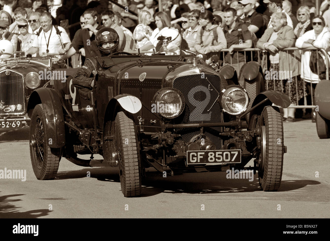 1930 Bentley Speed Six "Alte Nummer zwei" Le Mans Racer mit Fahrer Graham Moss beim Goodwood Festival of Speed, Sussex, UK. Stockfoto