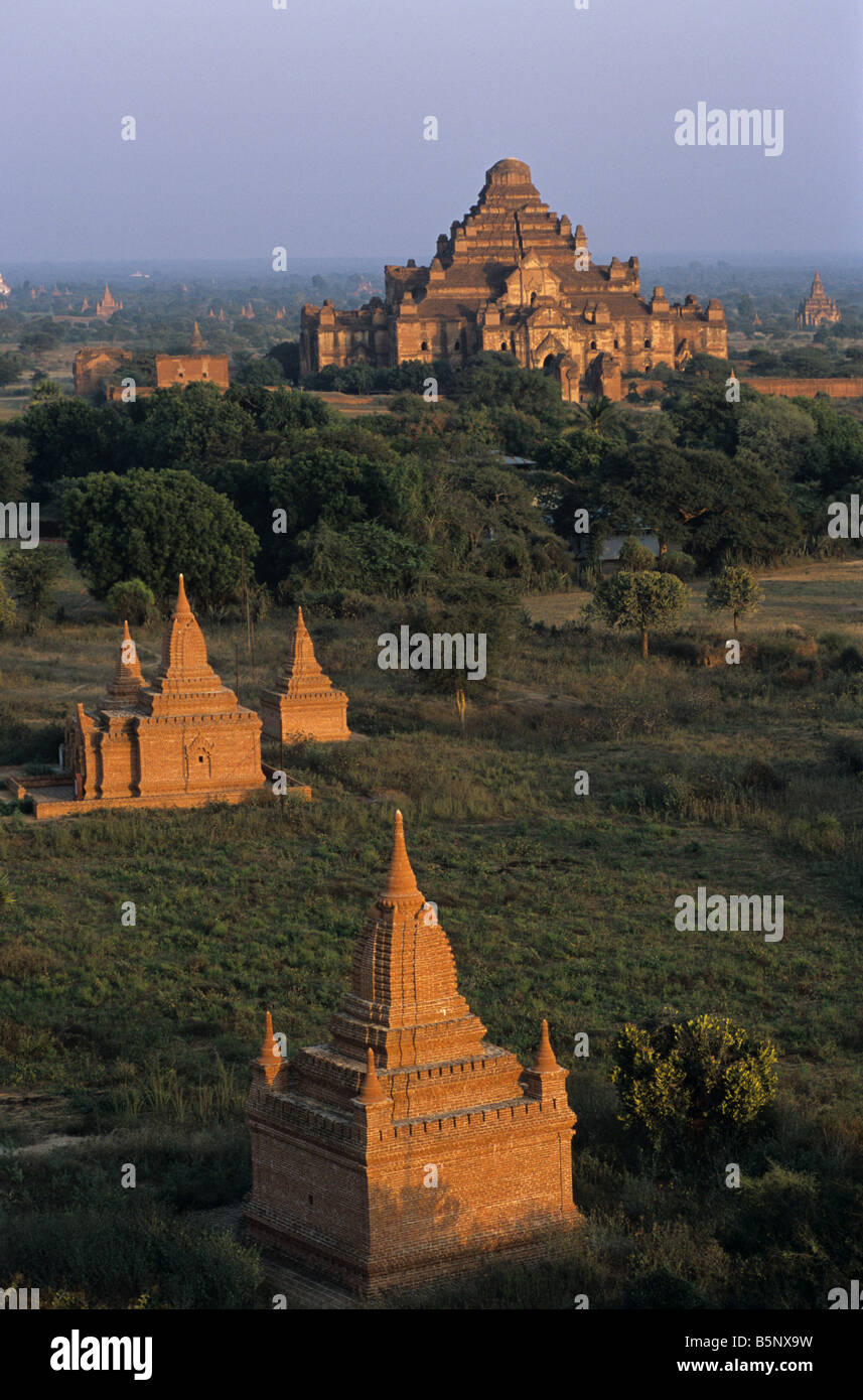 Blick am Abend über die Dhammayangyi Tempel in Bagan, Birma oder Myanmar Stockfoto