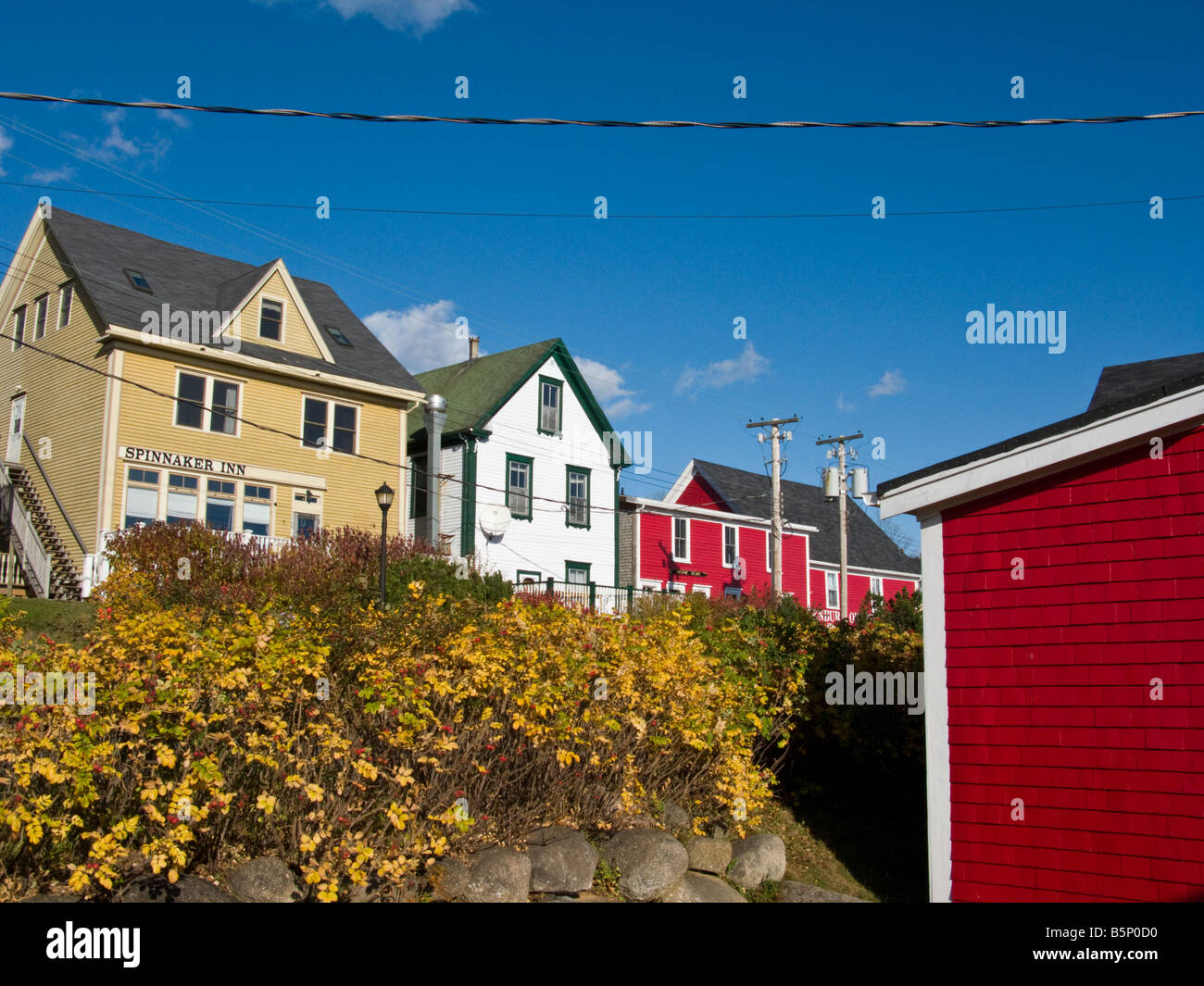 Bluenose Avenue in Lunenburg Nova Scotia mit Lüneburg Ausstattung Unternehmen und Fish Company Stockfoto