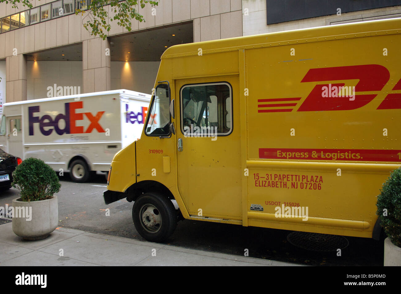 Fedex courier Fotos und Bildmaterial in hoher Auflösung Alamy