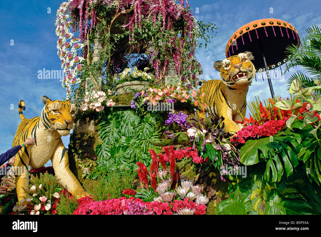 Rose Parade Tournament of Roses Regen Vogel Float "Erhaltung Celebration" Gewinnspiel Trophy Pasadena CA Los Angeles Kalifornien Stockfoto