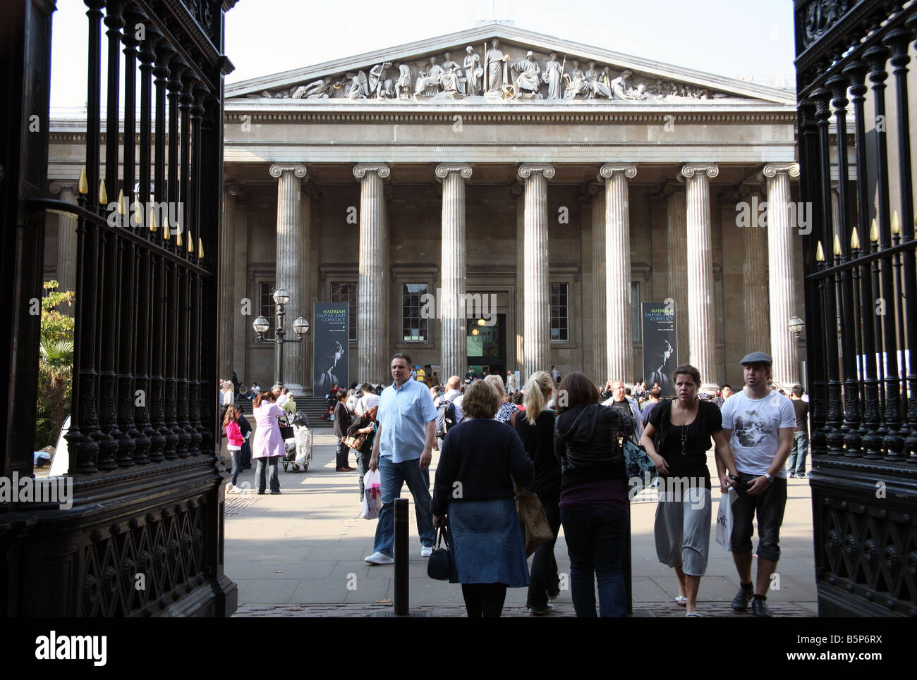 Haupteingang zum British Museum, London Stockfoto