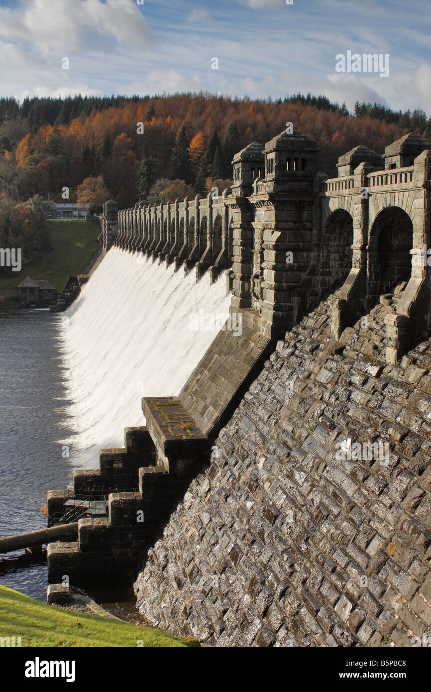 Vyrnwy Dam angesehen vom Nordende Stockfoto