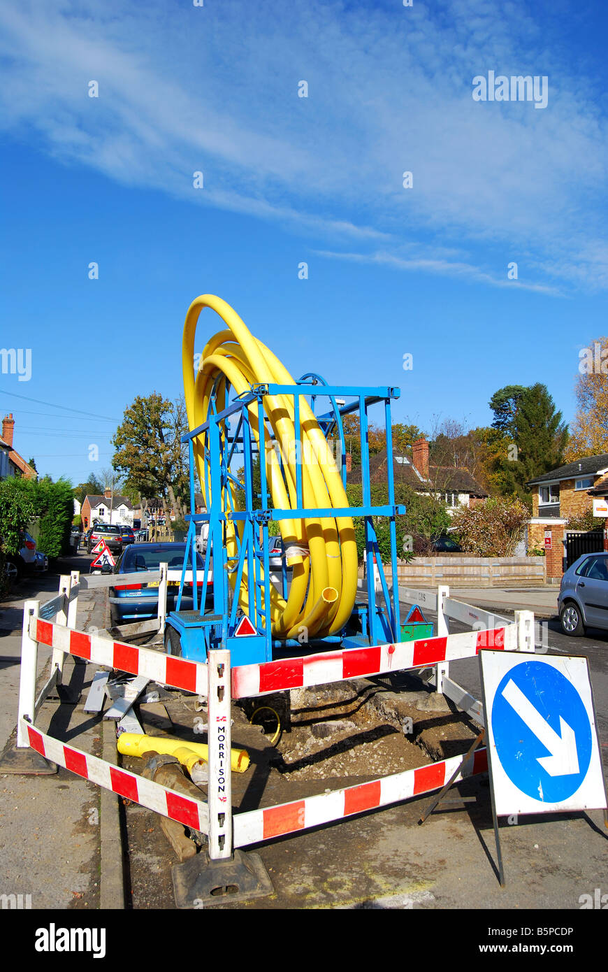 Abgesperrten Baustellen, Kings Road, Sunninghill, Berkshire, England, Vereinigtes Königreich Stockfoto