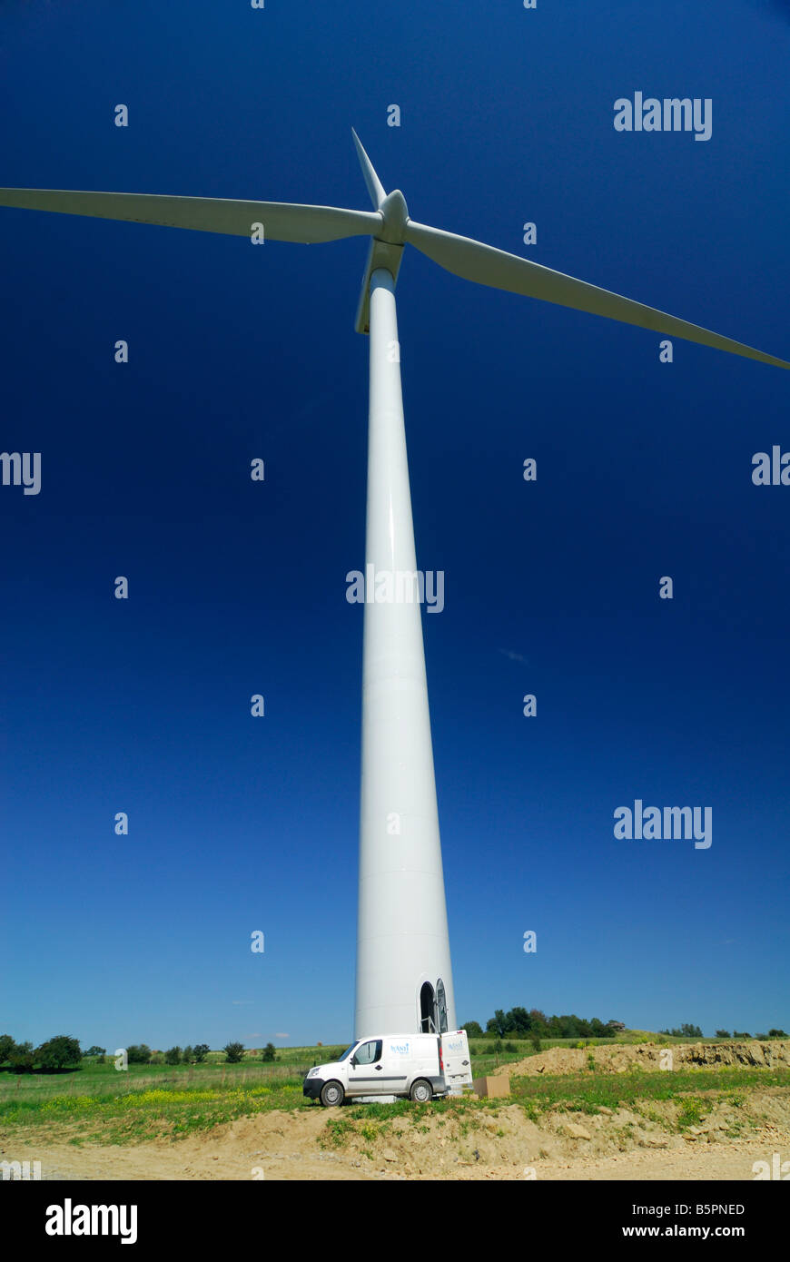 Wind powered car -Fotos und -Bildmaterial in hoher Auflösung – Alamy