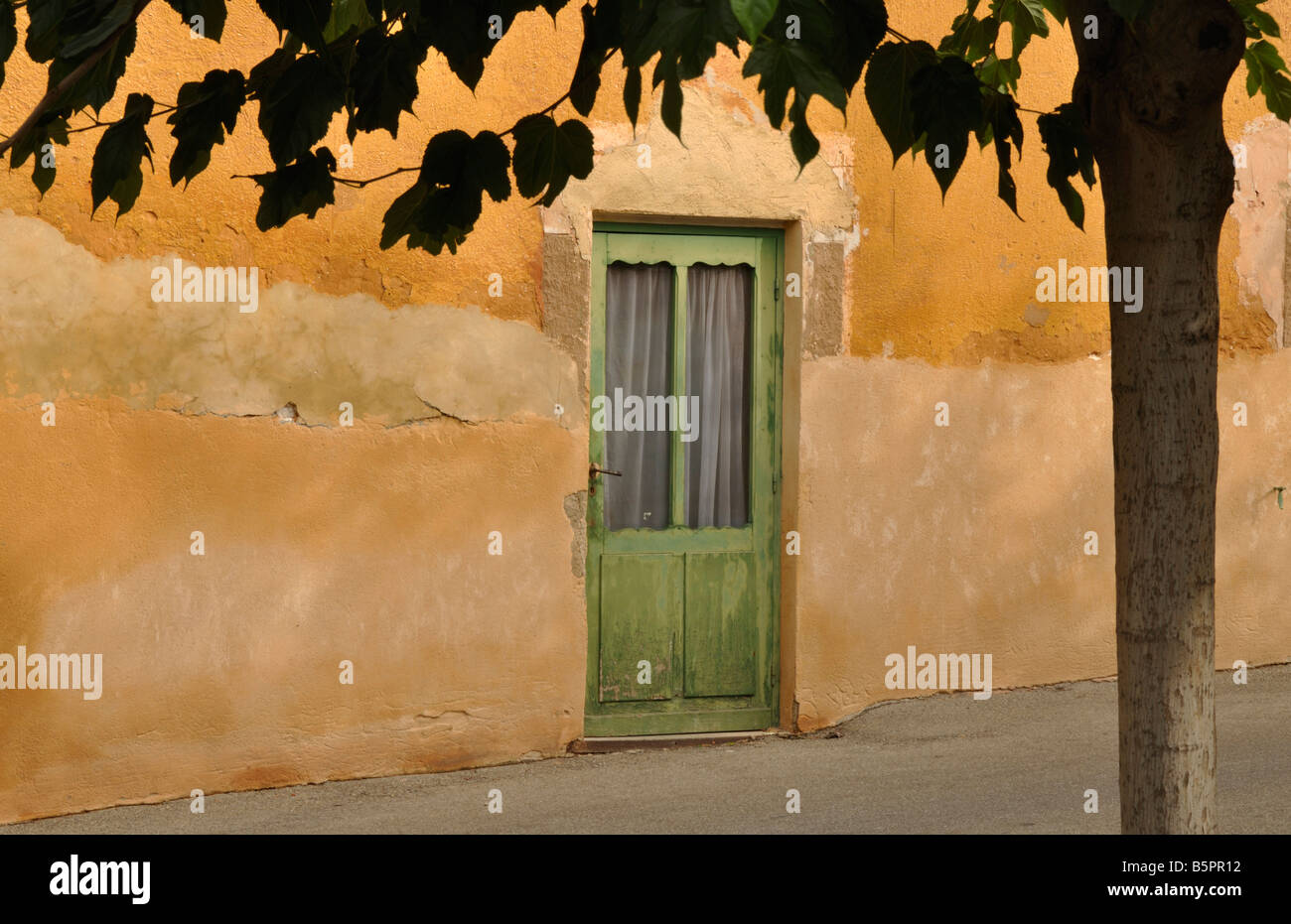 Orange House Roussillon Provence Frankreich Stockfoto