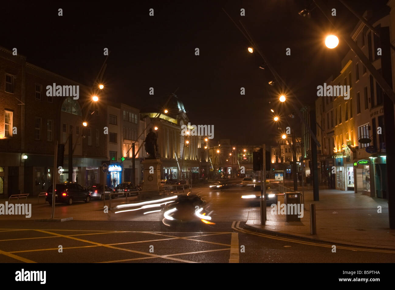 Cork Hauptstraße nachts, Irland Stockfoto