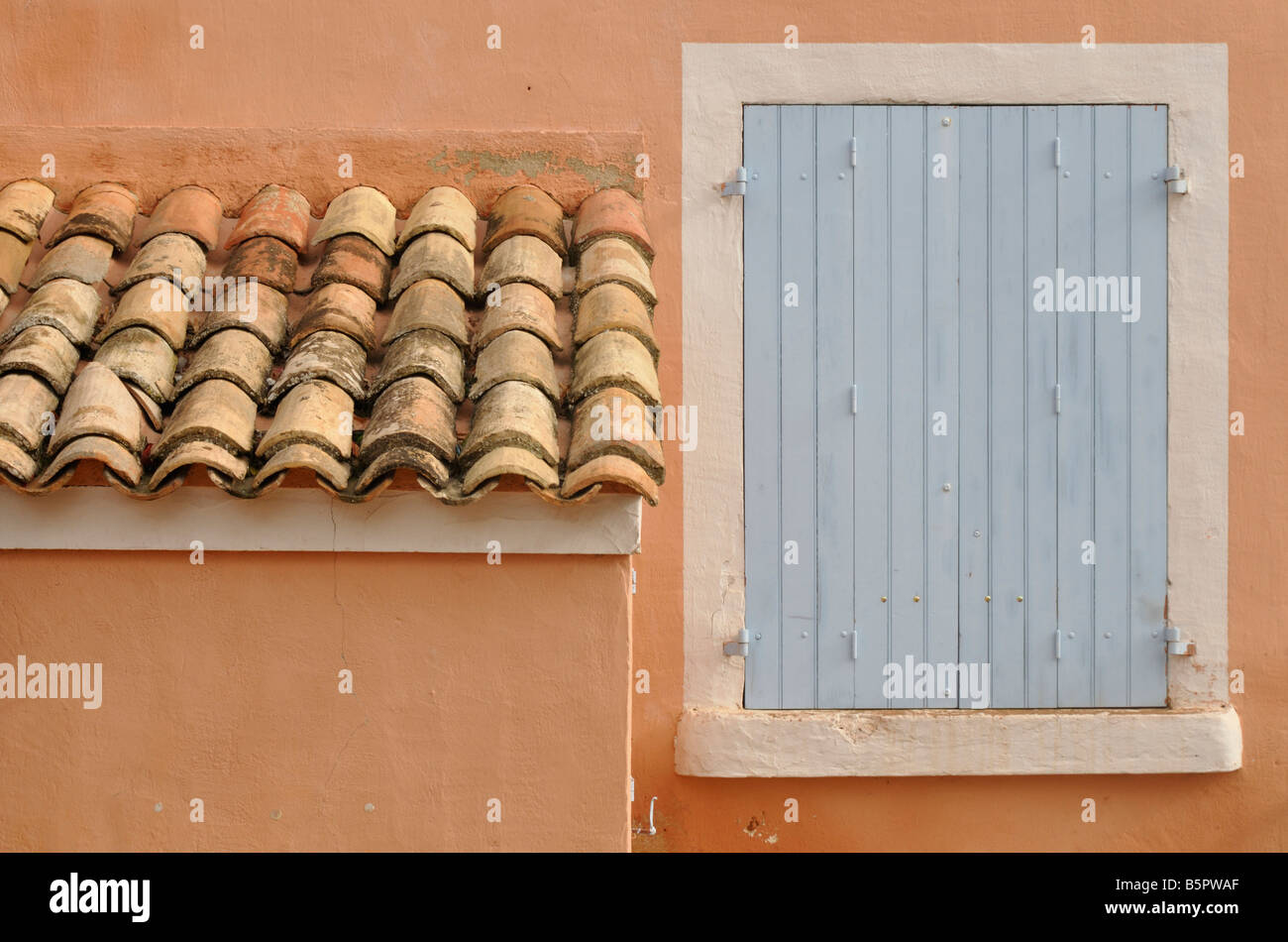 Blaue Fenster Roussillon Provence Frankreich Stockfoto