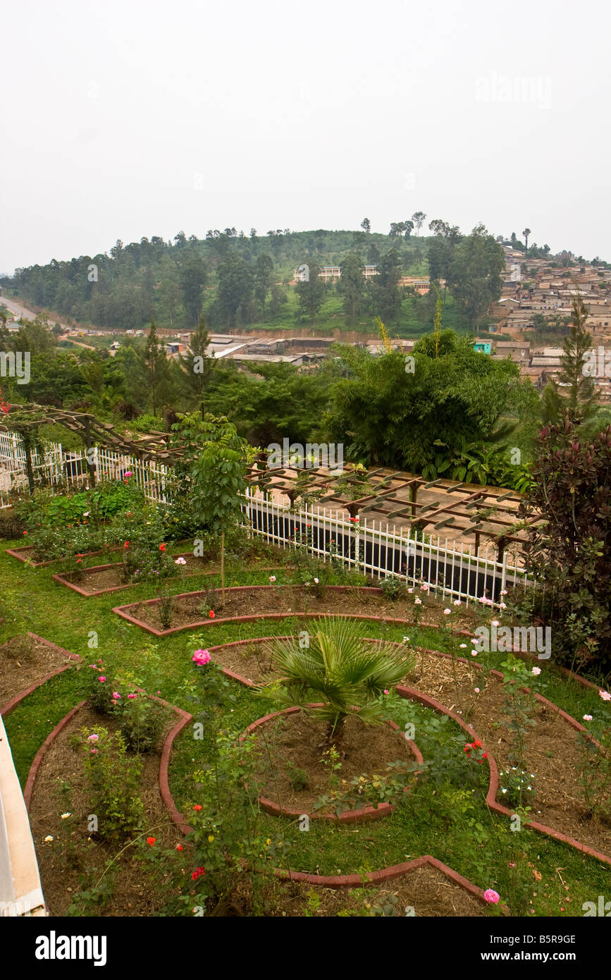 Gärten decken einige der Massengräber in Ruanda Genozid-Museum in Kigali einen Ort der Erinnerung, Frieden und Heilung zu bringen Stockfoto