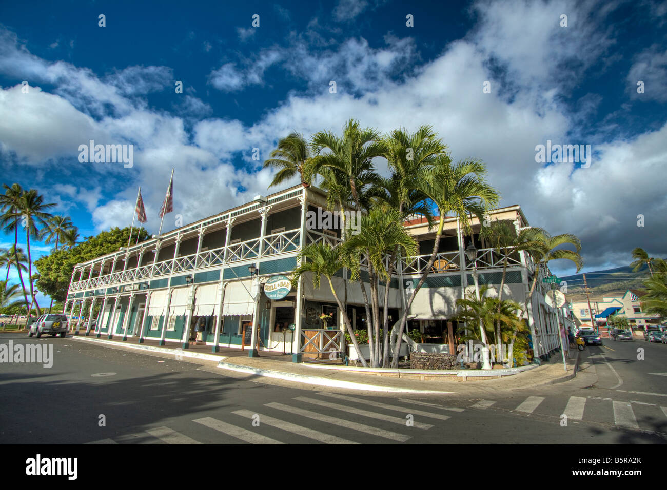 Das Pioneer-Inn steht vor Lahaina Harbor und fängt die Atmosphäre der alten Tage, Lahaina, Maui, Hawaii Walfang. Stockfoto