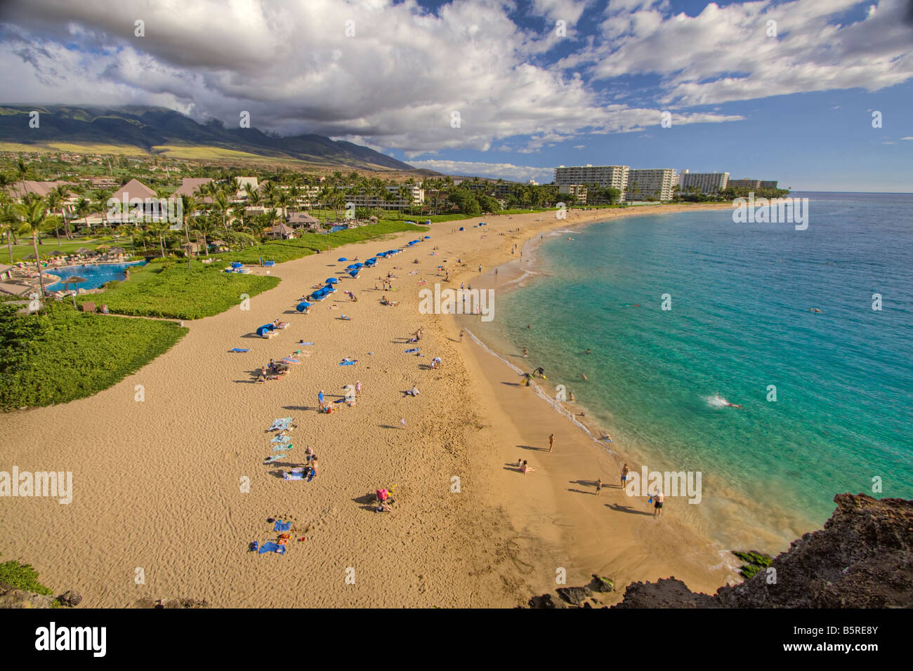 Kaanapali Beach und West Maui Mountains, Hawaii. Dies ist ein HDR-Bild. Stockfoto