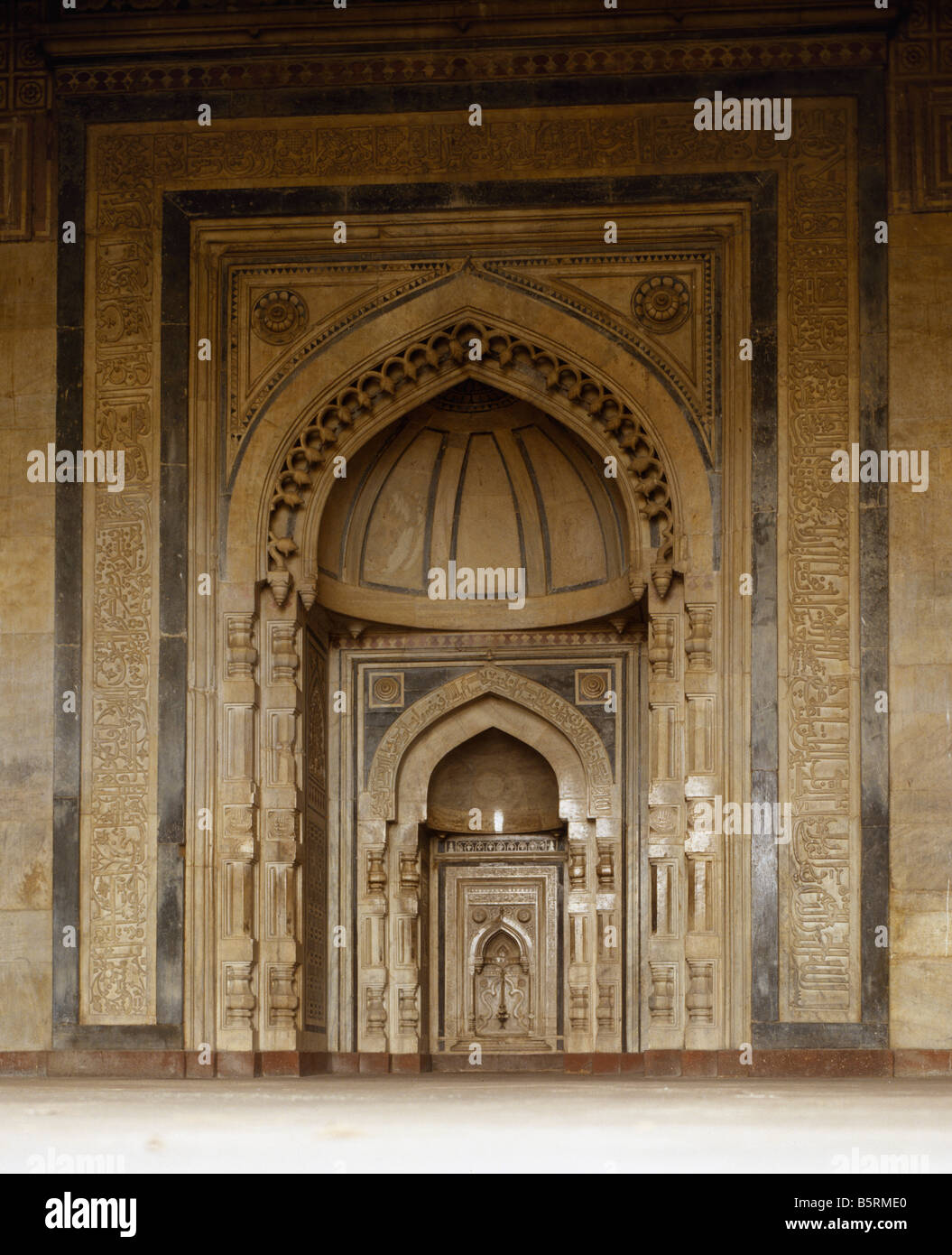 Indien-Delhi Purana Qila die alte Festung Mihrab in Sher Shah Moschee Stockfoto